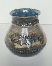 Vase artistique en grès à identifier trace de signature dlg Taizé Blanot 20ème.