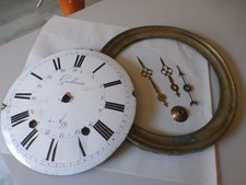 lot  pièces détachées  ancienne horloge cadran + pourtour laiton + 3 aiguilles