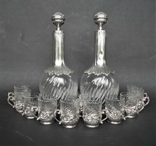 service a liqueur carafe
