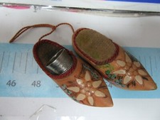 ANCIEN PIQUE AIGUILLES PORTE