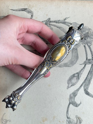Ancienne pince sucre en - pince, a