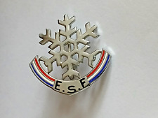 INSIGNE BROCHE BADGE"A.AUGIS - LYON " FLOCON NEIGE 0 ETOILE  ECOLE SKI FRANCAIS
