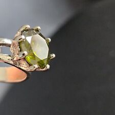 Bague solitaire puissante pierre verte monture argentée taille 56 tendance mode