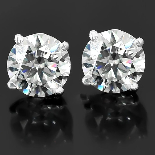 Clous solitaire diamant