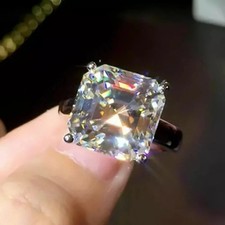 Bague solitaire en or blanc 14