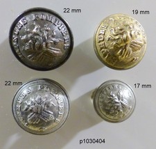 Lot de 4 boutons  tres Anciens