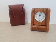 VAN CLEEF & ARPELS PENDULETTE REVEIL DE VOYAGE AVEC SA POCHETTE CUIR