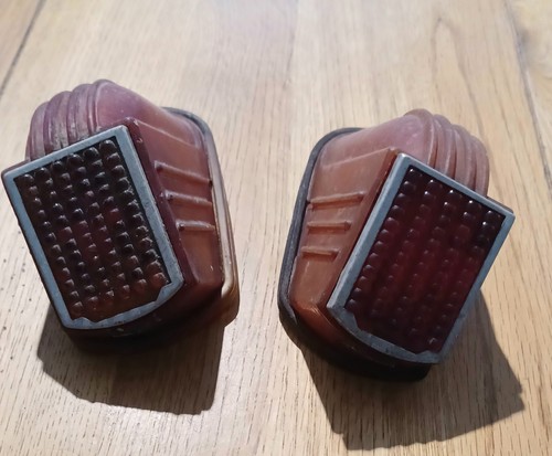 Cabochons droite gauche - et,