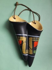 Petit vase multicolore conique