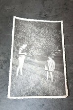  Original   Agfa Brovira ancienne  photo enfant  dans un pré