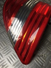 Feu arriere principal droit