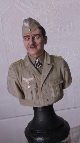 Figurine buste resine peint - resine, à
