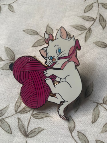 Pins disney marie coeur - disney,