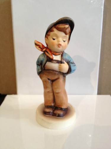 Hummel figurine 560 une - figurine,
