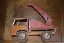 @@@ ANCIEN CAMION GRUE EN BOIS - MARQUE DEJOU -TBE - @@@