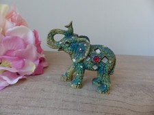 Sculpture éléphant vert