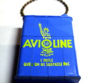 porte clés automobile AVIOLINE huile bidon moteur machine garage station ans 60