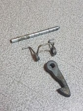 Crochet ressort axe porte