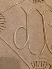 Ancien drap de lin, monogramme brodé, écru, 2.10 m par 2.80 m