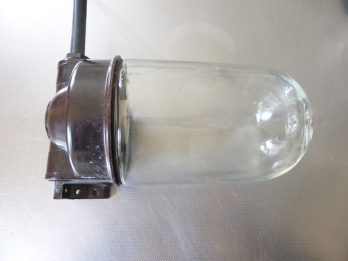 Ancienne lampe cour ferme - lampe, de