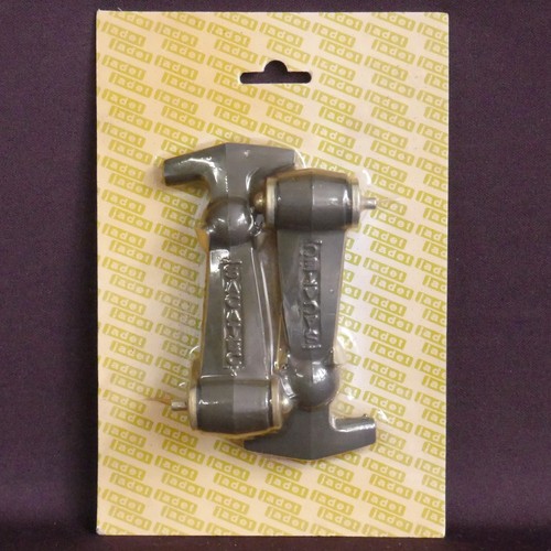 Attaches capot caoutchouc - capot, en
