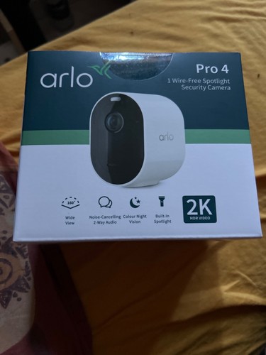 Caméra arlo pro - 4, jamais