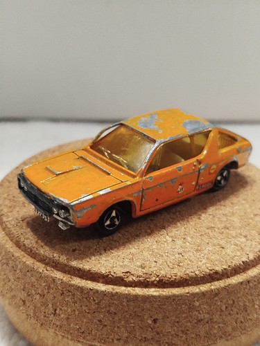 Renault orange majorette - 17,