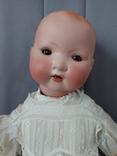Beau bébé caractère tête