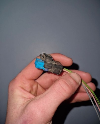 Connecteur feu anti brouillard