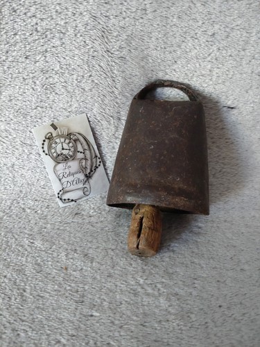 Ancienne cloche animal