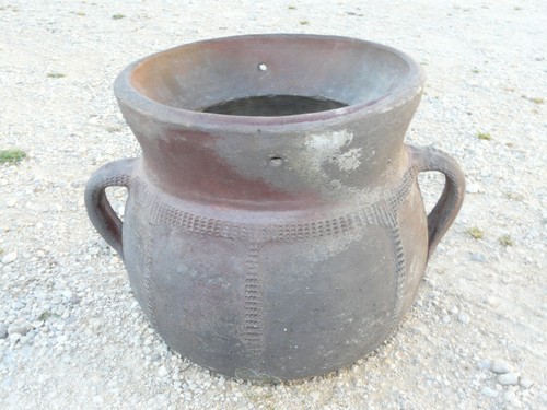 Ancien petit charnier ponne - charnier,