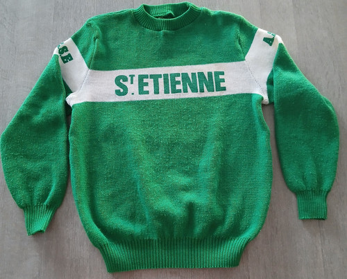 Ultra rare pull asse saison - ultra,