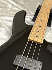 Guitare basse G&L Tribute Series M-2000 utilisée avec usure