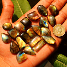 21 pièces pierres précieuses