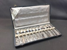 Ancienne ménagère 12