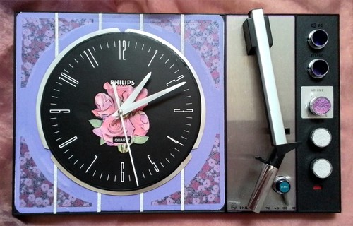Horloge sur tourne disque - horloge, tourne-disque