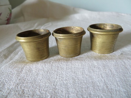 Ancien pieds meuble rond - pieds,