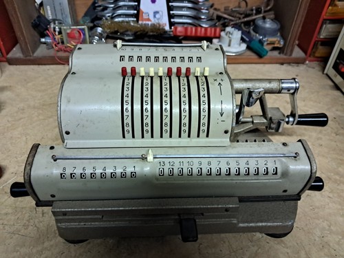 Machine calculer j - calculer, rooy