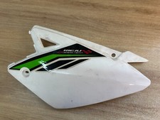 Une coque carenage lateral - une,