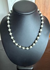 COLLIER COURT/ PERLES NACREES