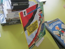 EO BENOIT BRISEFER 12 CHOCOLATS ET COUPS FOURRES PEYO TBE