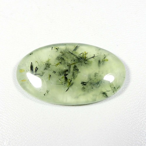 Cabochon rutilé vert naturel