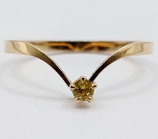 Bague vintage or 18k ornée d'un saphir jaune synthétique en serti griffes