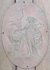 plaque ovale bronze scene