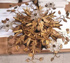 Plafonnier doré à fleurs en