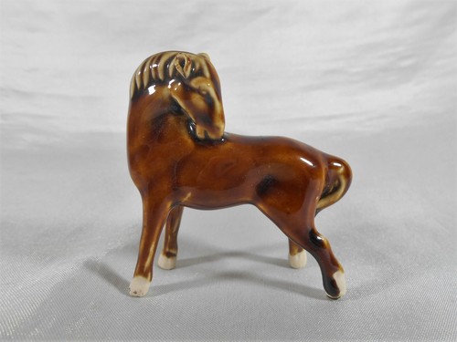 Superbe figurine cheval - cheval, en