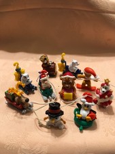 kinder  lot de 10 sujets noël   tbe sans BPZ