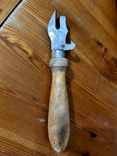 Ouvre-boîte - Décapsuleur