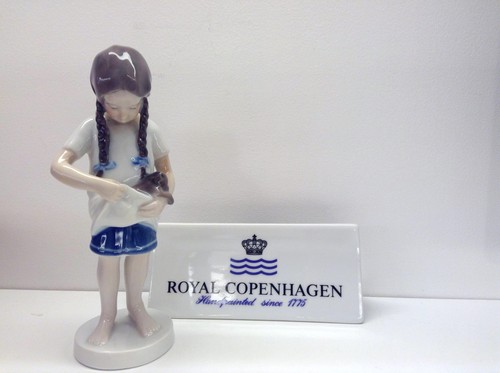 Royal copenhague figurine - royal,