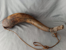 CORNE A POUDRE NOIRE CANADA OLD BLACK POWDER HORN 19th NORTH AMERICA L. 44.5CM